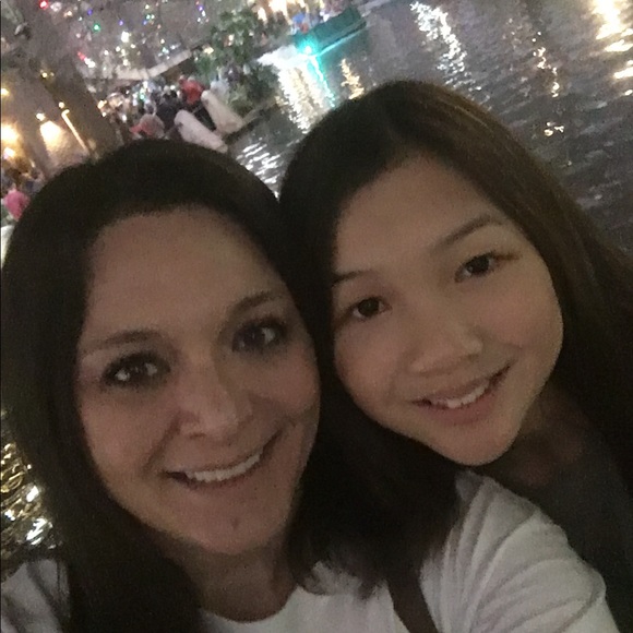 Meet your Posher, Erin - Picture 1 of 1